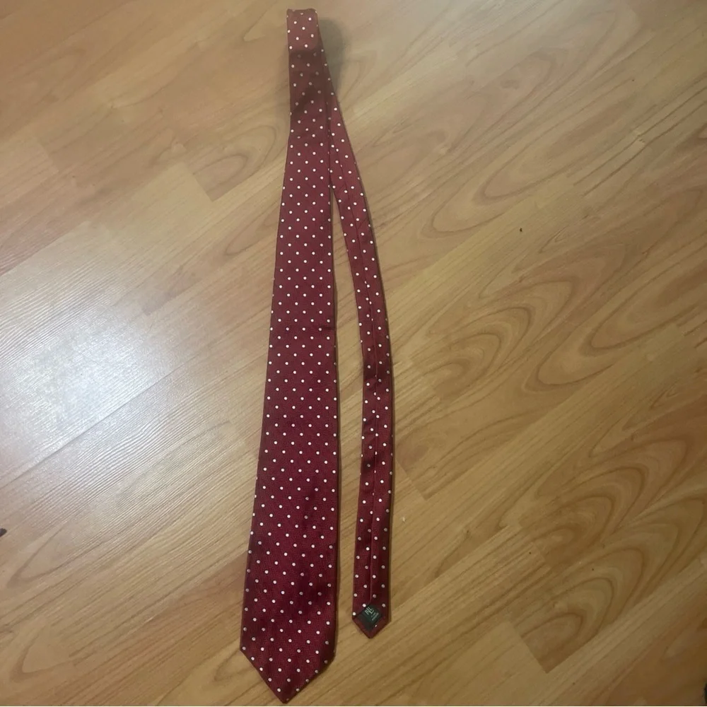 Polo Ralph Lauren Men’s 100% Silk Tie Burgundy & White dot Hand Made